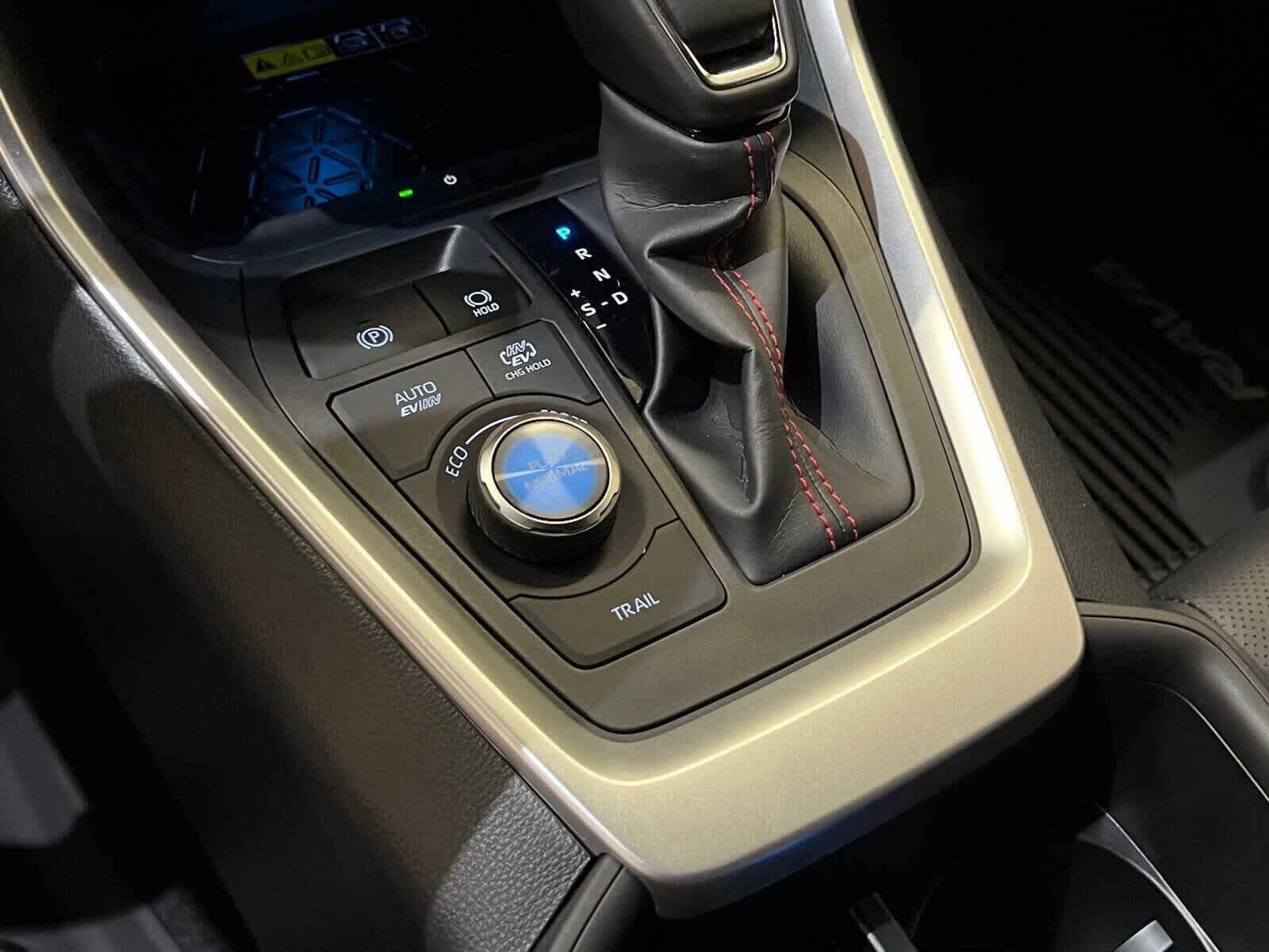 Thumbnail: 2025 Toyota RAV4 - 24