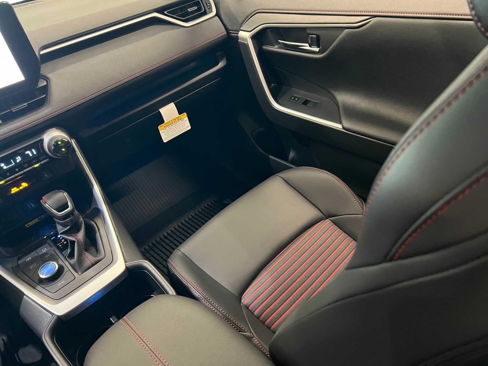 Thumbnail: 2025 Toyota RAV4 - 10