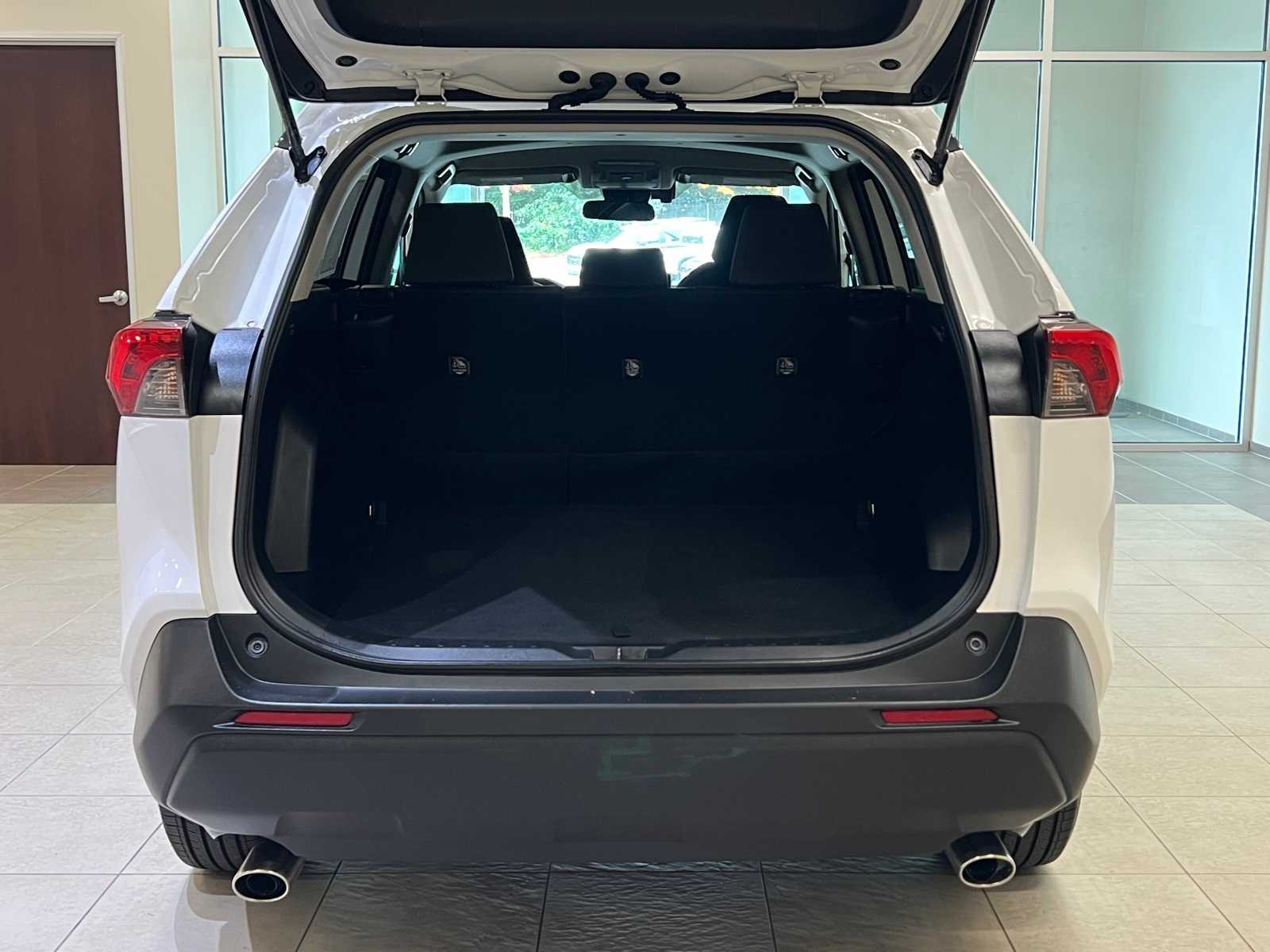 Thumbnail: 2021 Toyota RAV4 - 29