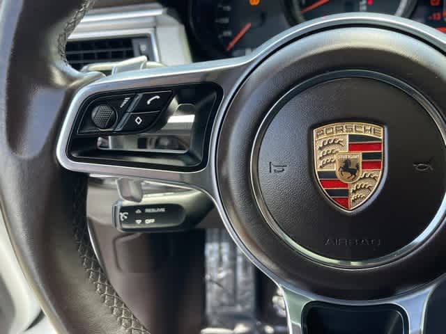 2015 Porsche Macan Turbo 21