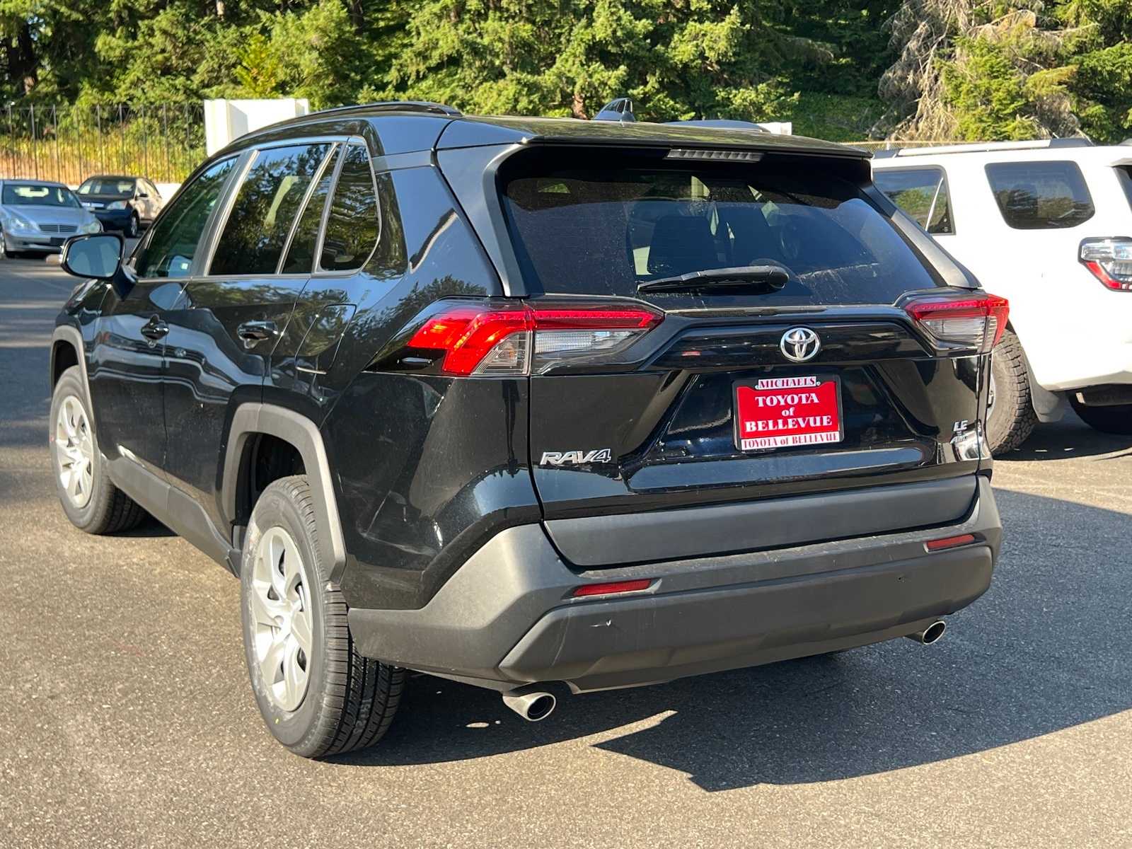 Thumbnail: 2021 Toyota RAV4 - 6