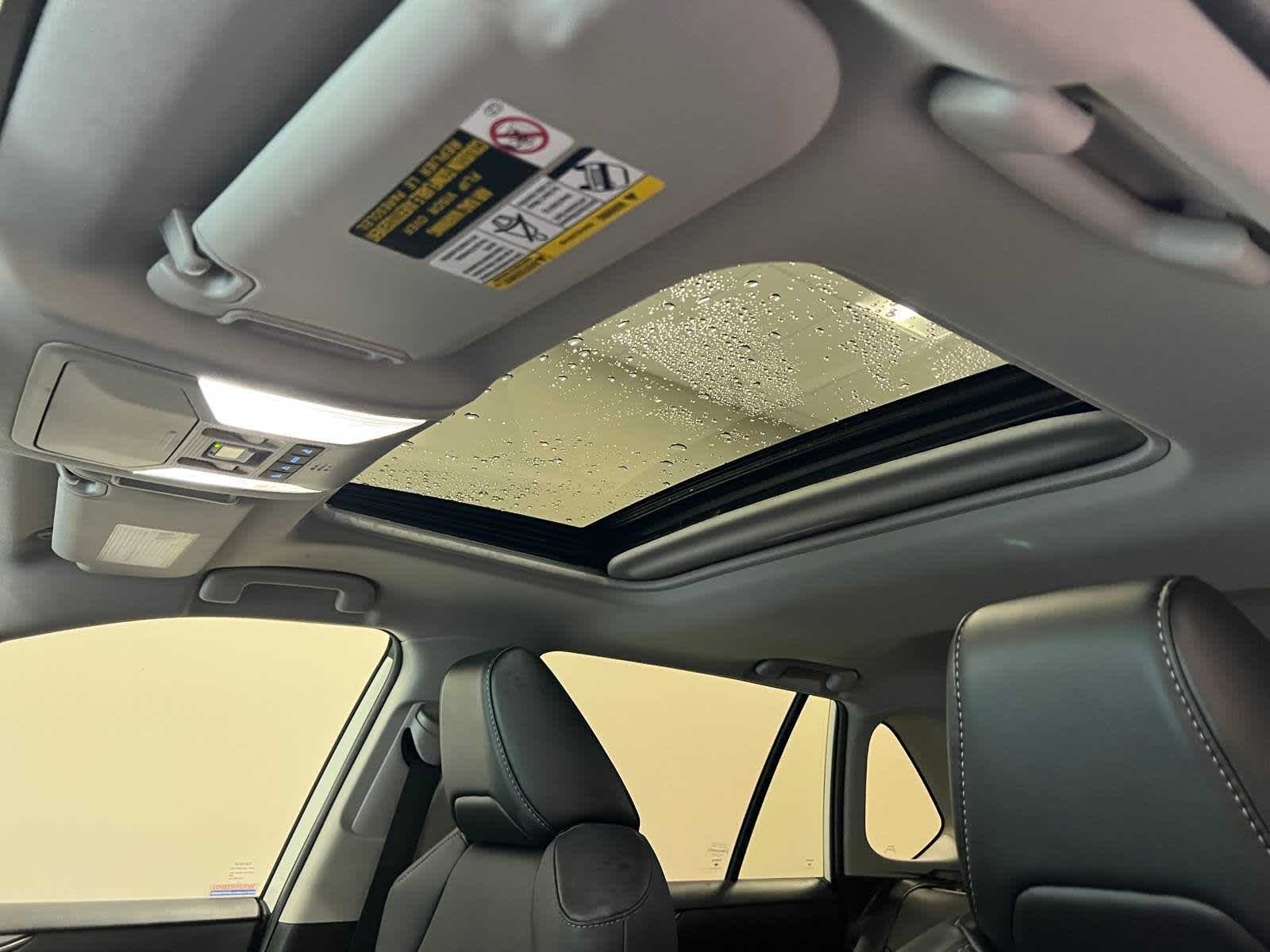 Thumbnail: 2022 Toyota RAV4 - 19