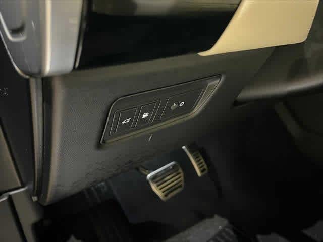 Thumbnail: 2021 Land Rover Range Rover Sport - 16