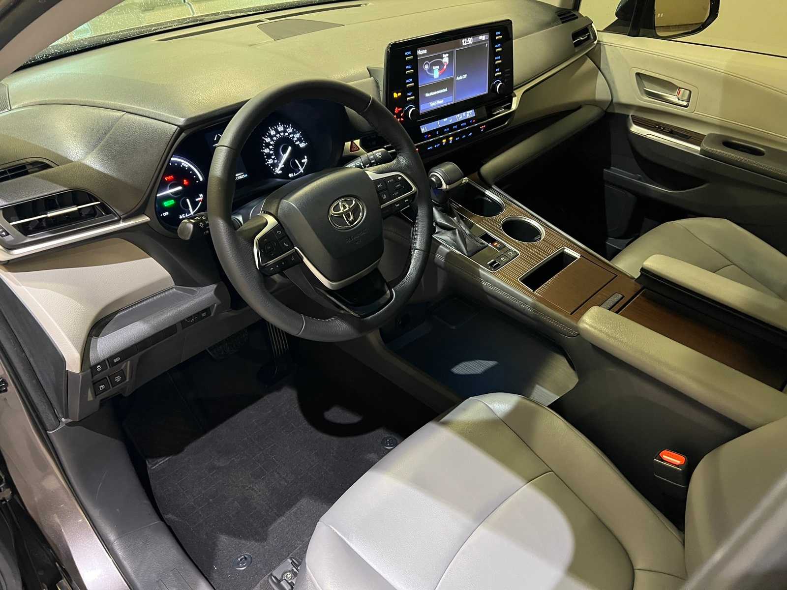 Thumbnail: 2021 Toyota Sienna - 2