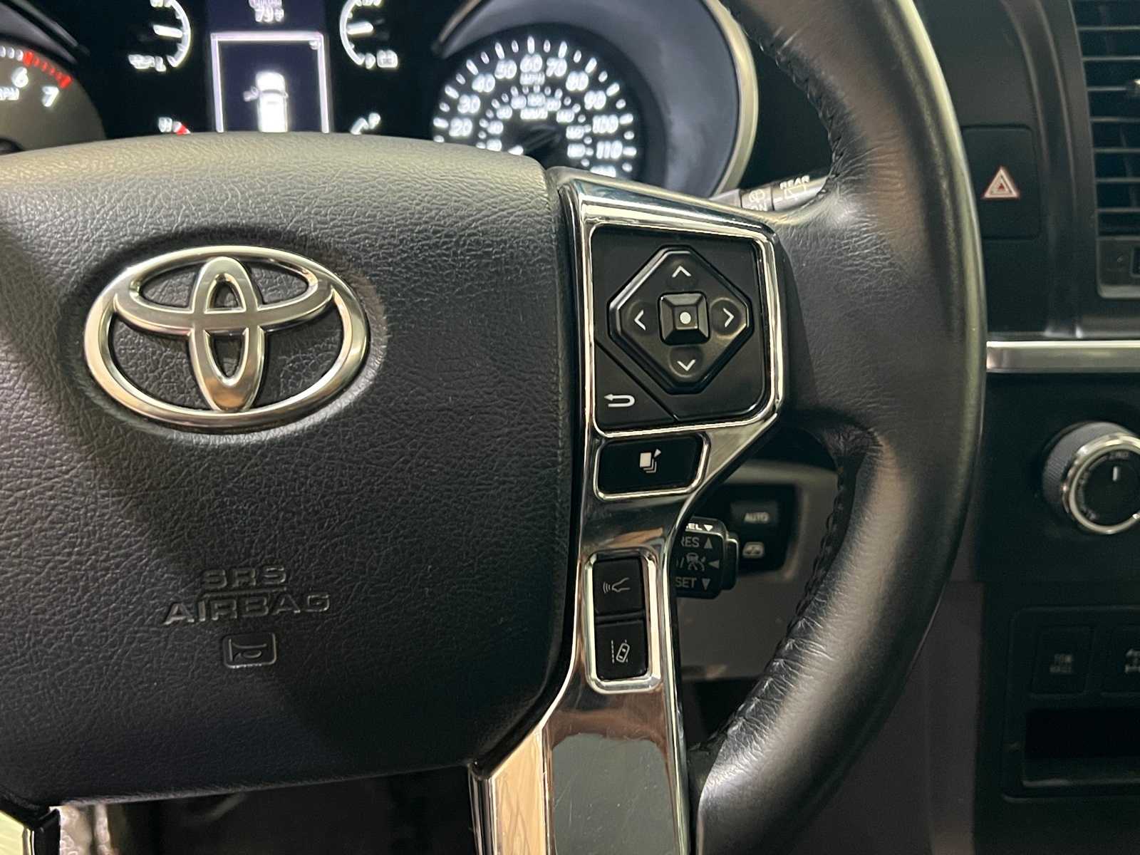 Thumbnail: 2018 Toyota Sequoia - 21