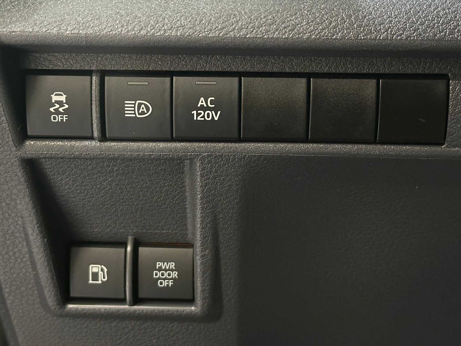Thumbnail: 2021 Toyota Sienna - 19