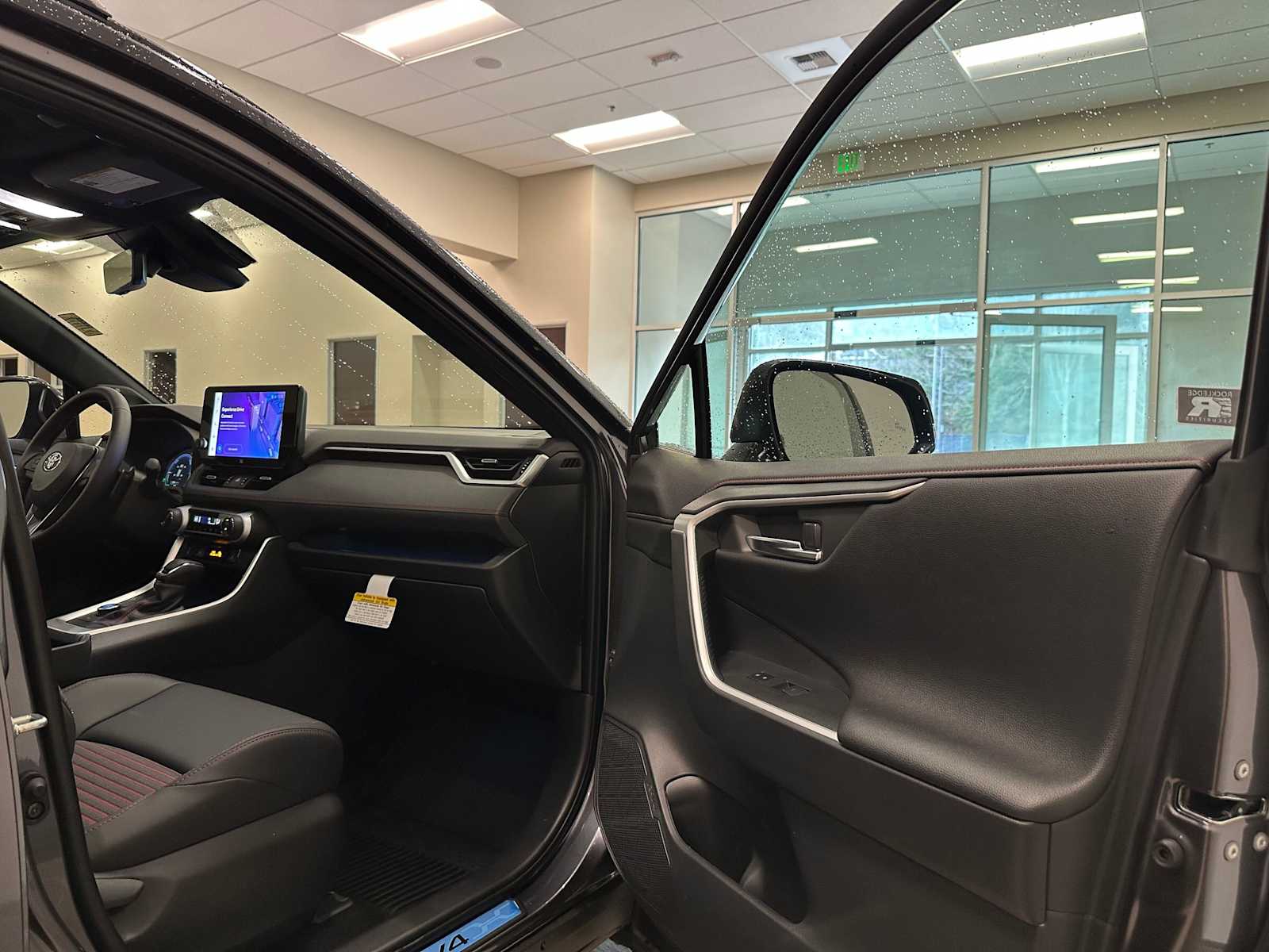 Thumbnail: 2025 Toyota RAV4 - 29