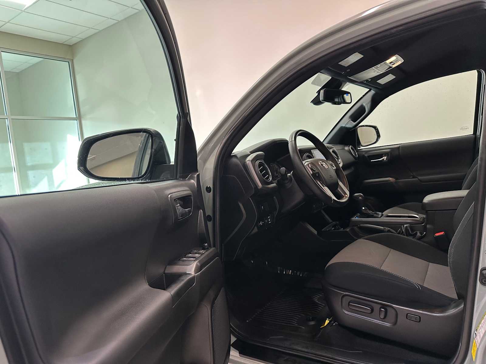 Thumbnail: 2022 Toyota Tacoma - 21