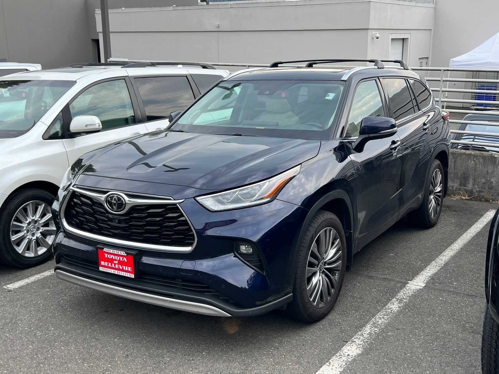 Thumbnail: 2020 Toyota Highlander - 1