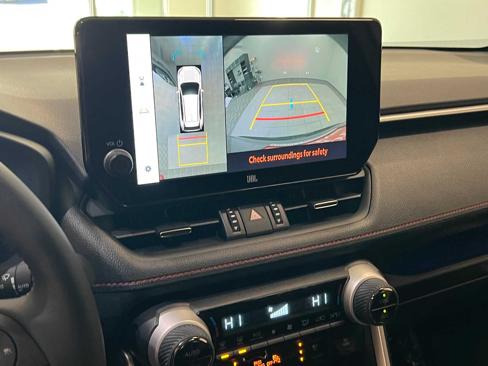 Thumbnail: 2025 Toyota RAV4 - 28