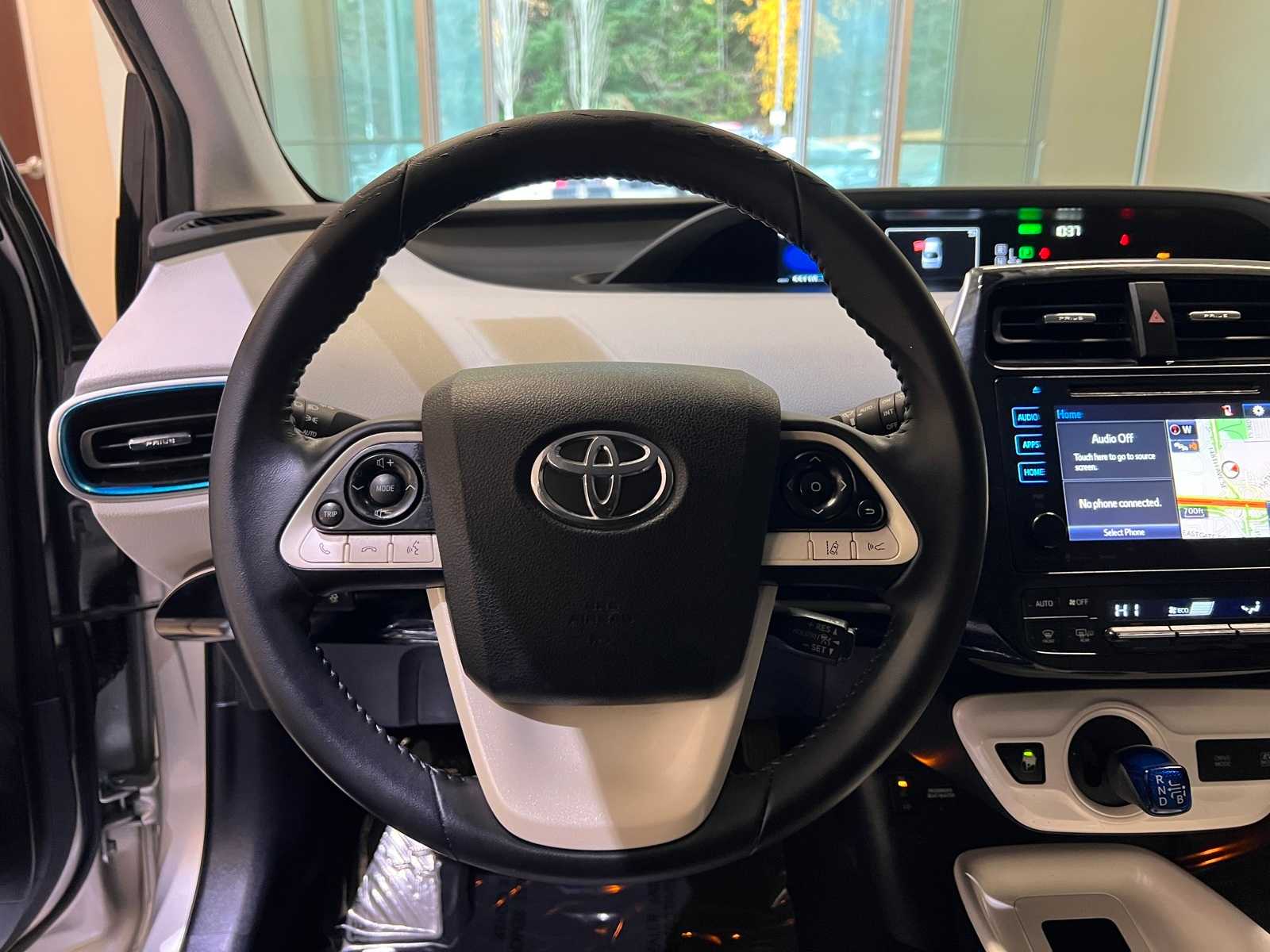 Thumbnail: 2017 Toyota Prius - 18