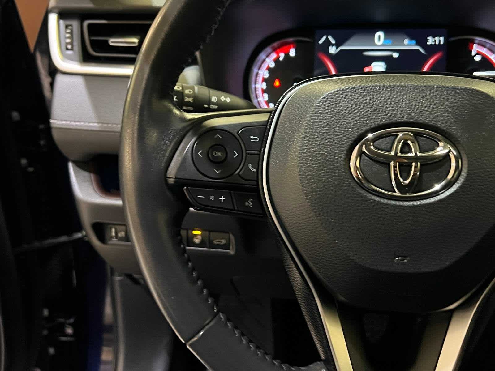 Thumbnail: 2021 Toyota RAV4 - 22