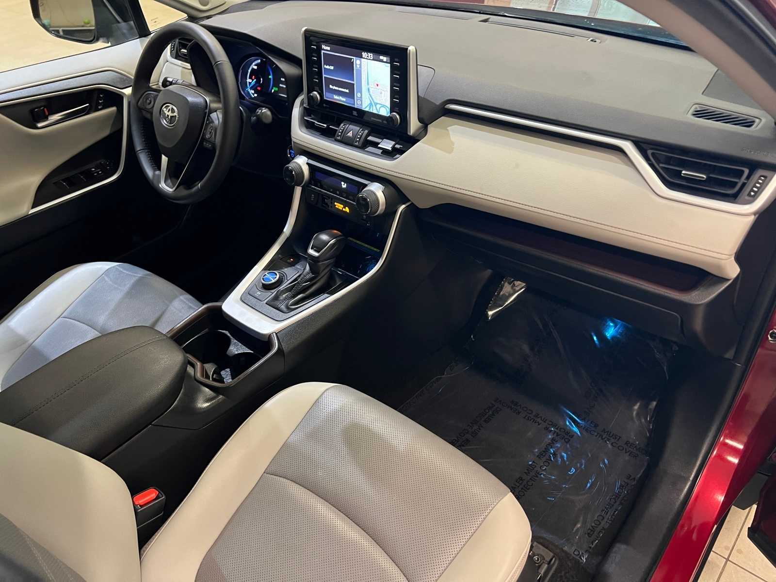 Thumbnail: 2020 Toyota RAV4 - 15