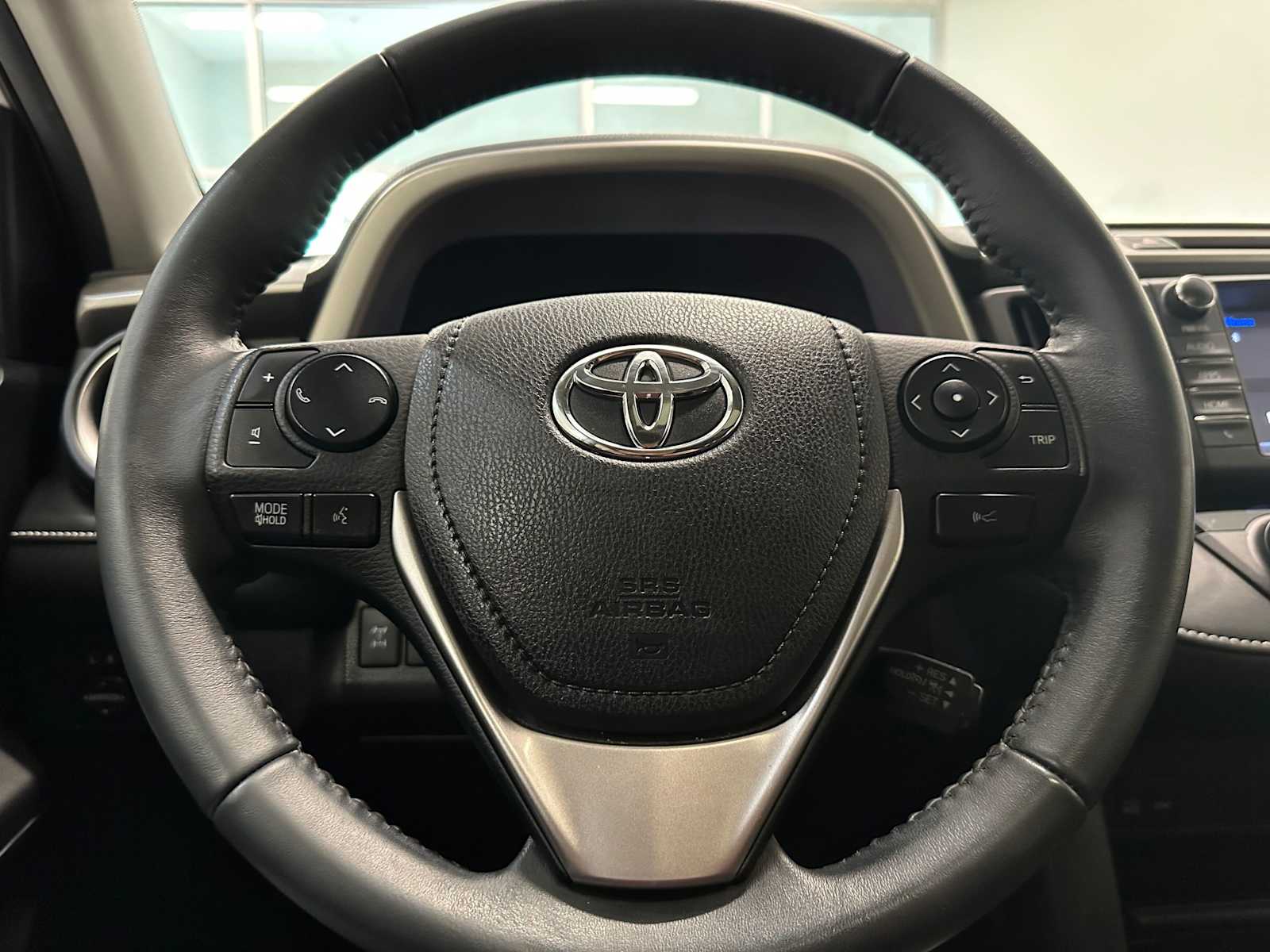 Thumbnail: 2016 Toyota RAV4 - 10