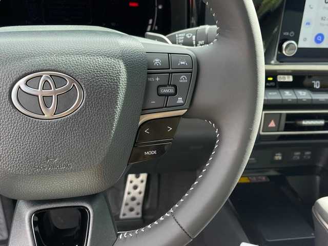 Thumbnail: 2025 Toyota Camry - 22