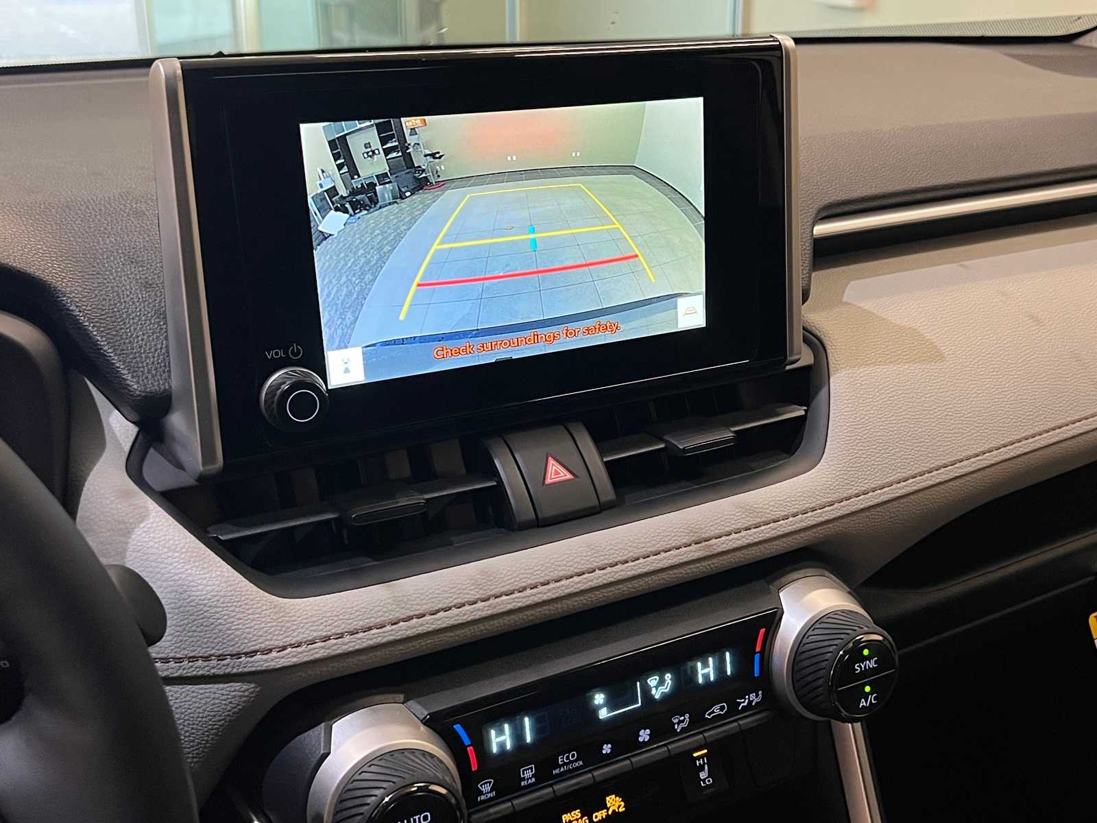 Thumbnail: 2025 Toyota RAV4 - 28