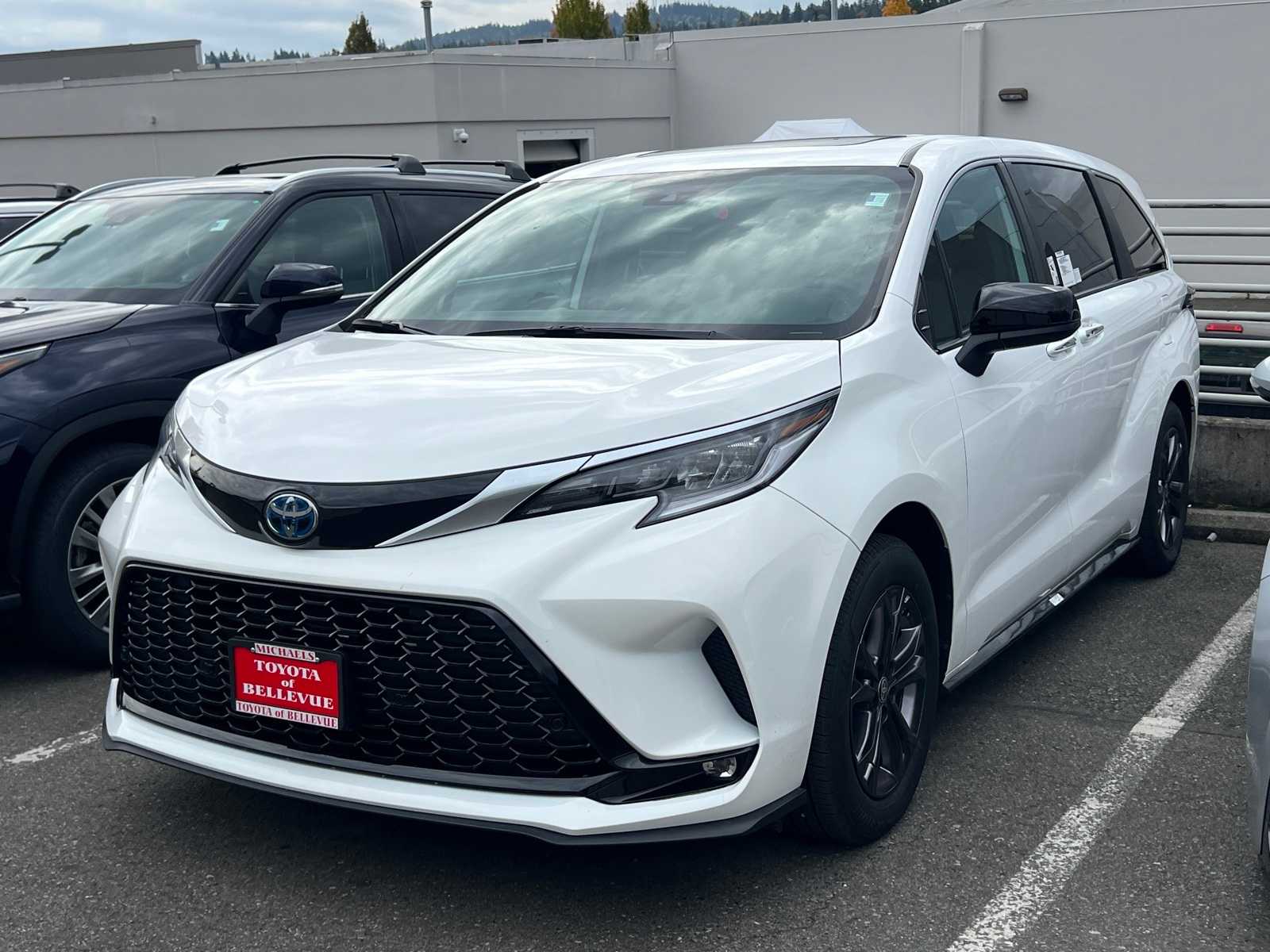 Thumbnail: 2024 Toyota Sienna - 1