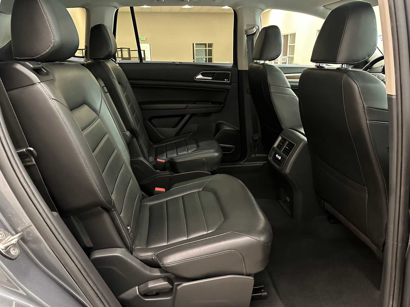 Thumbnail: 2019 Volkswagen Atlas - 27