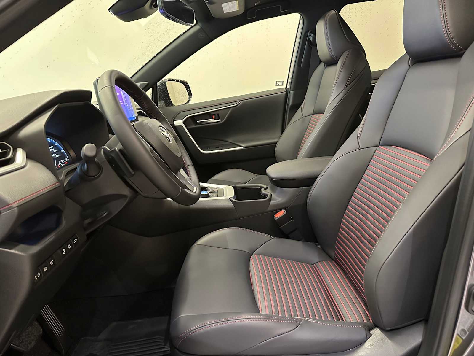 Thumbnail: 2025 Toyota RAV4 - 22