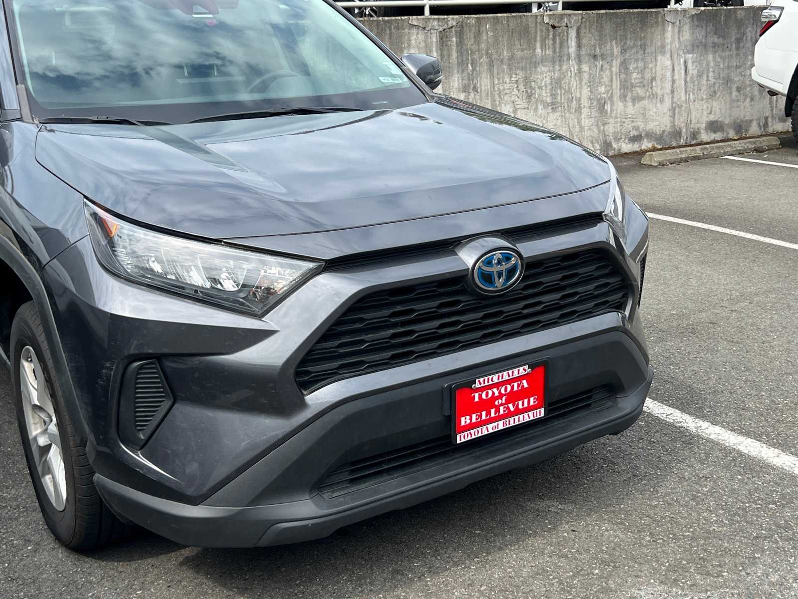 Thumbnail: 2021 Toyota RAV4 - 4