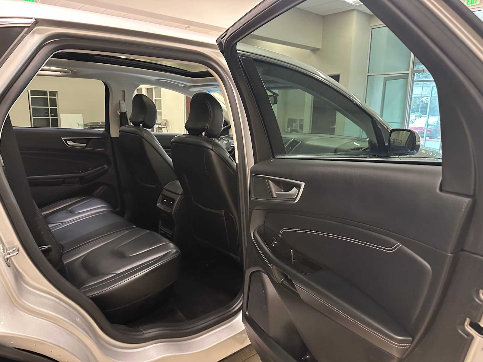 Thumbnail: 2017 Ford Edge - 36