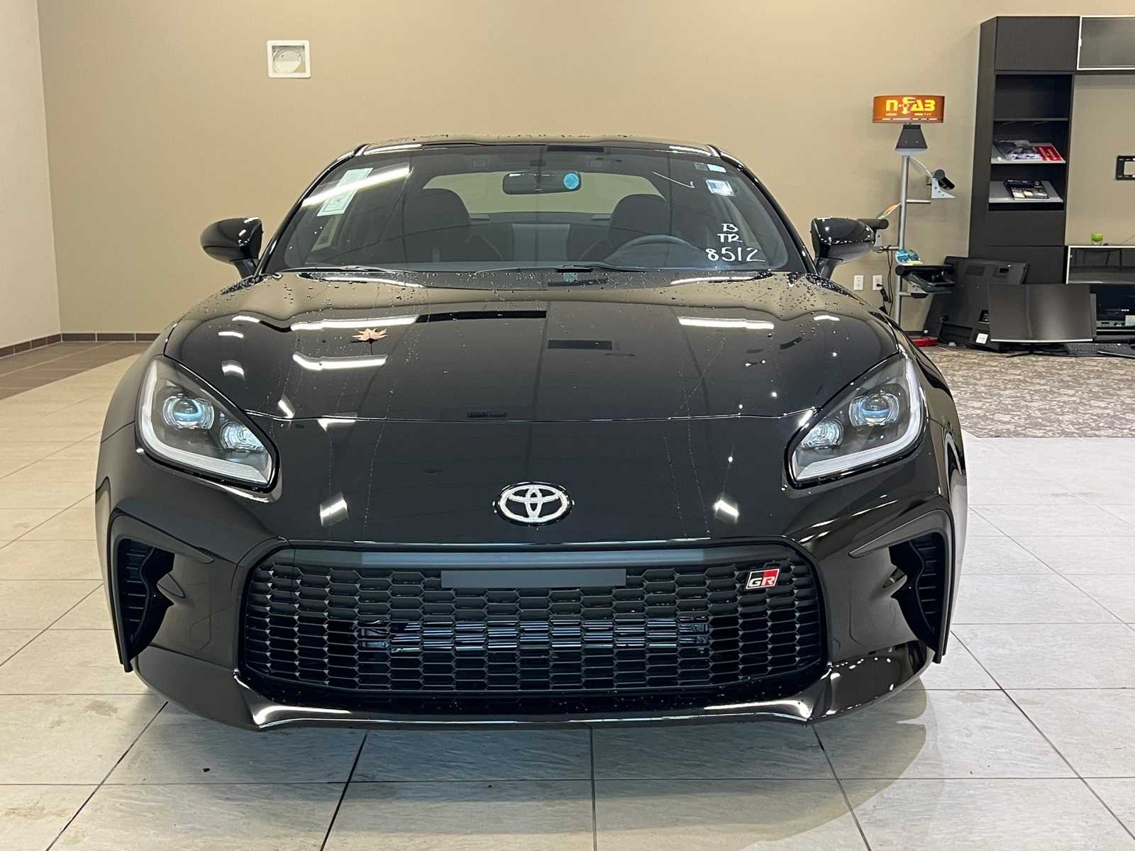 Thumbnail: 2025 Toyota GR86 - 8