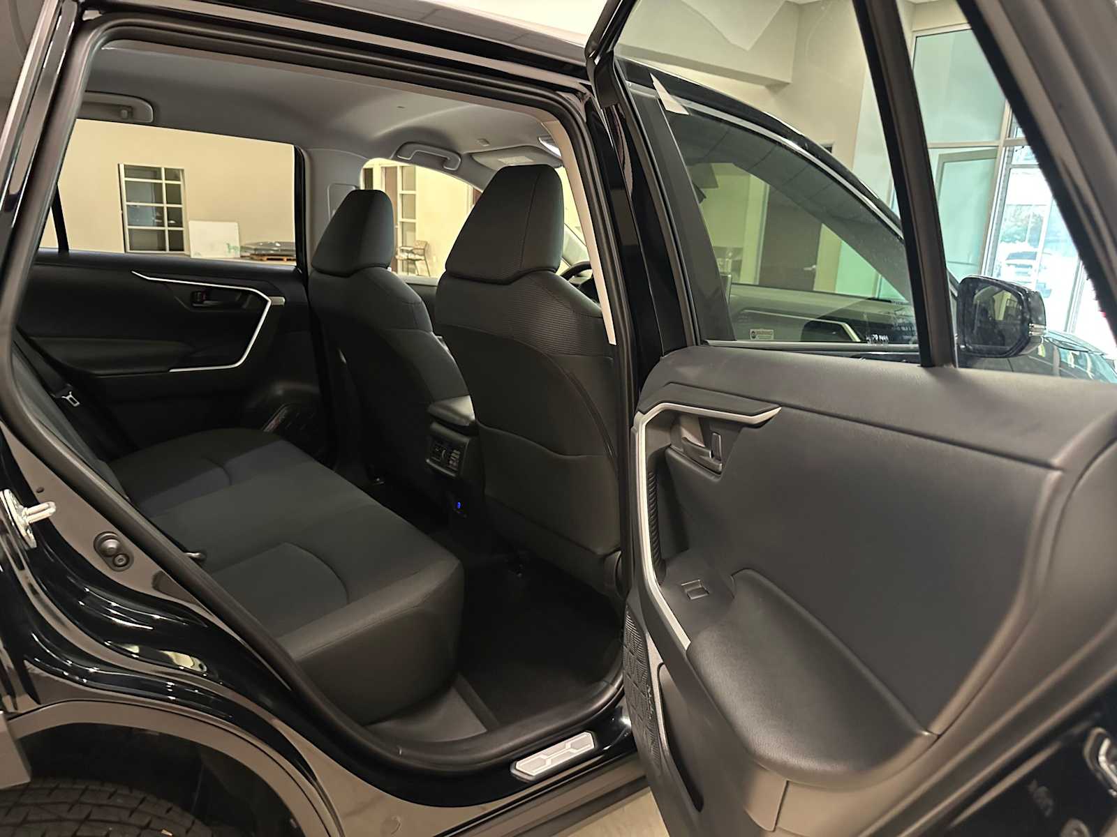 Thumbnail: 2025 Toyota RAV4 - 25