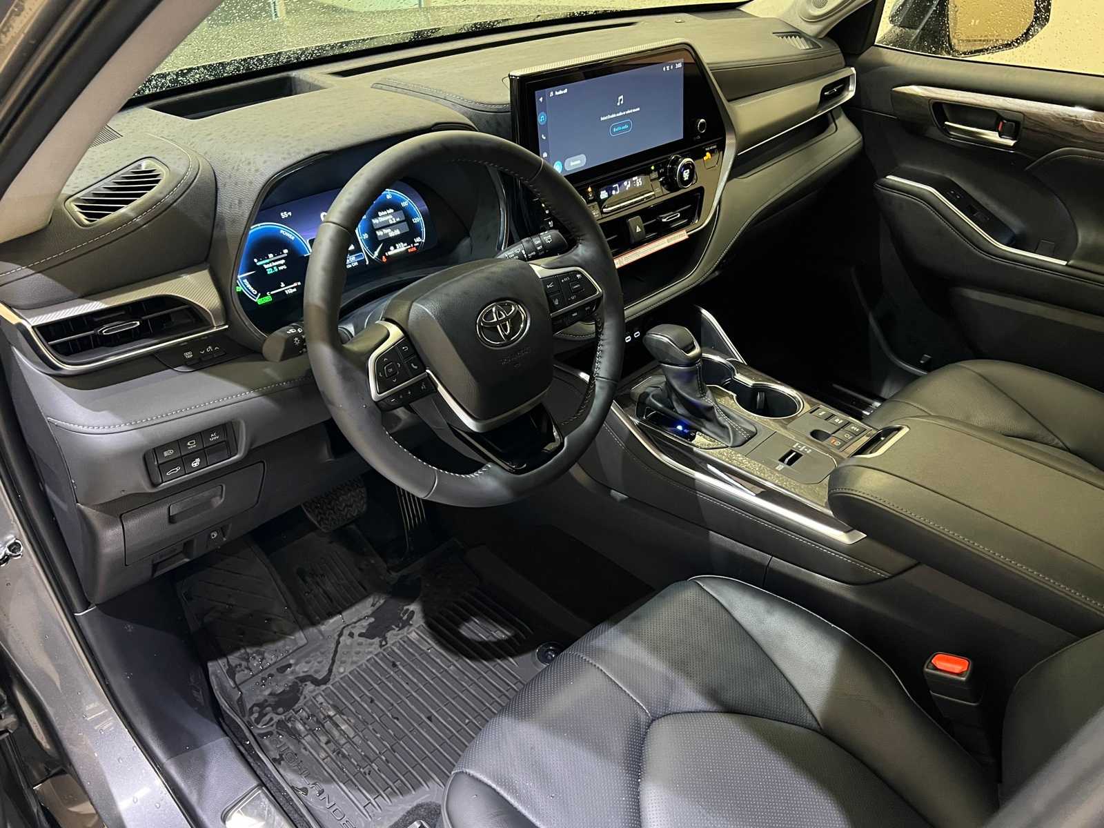 Thumbnail: 2025 Toyota Highlander - 2