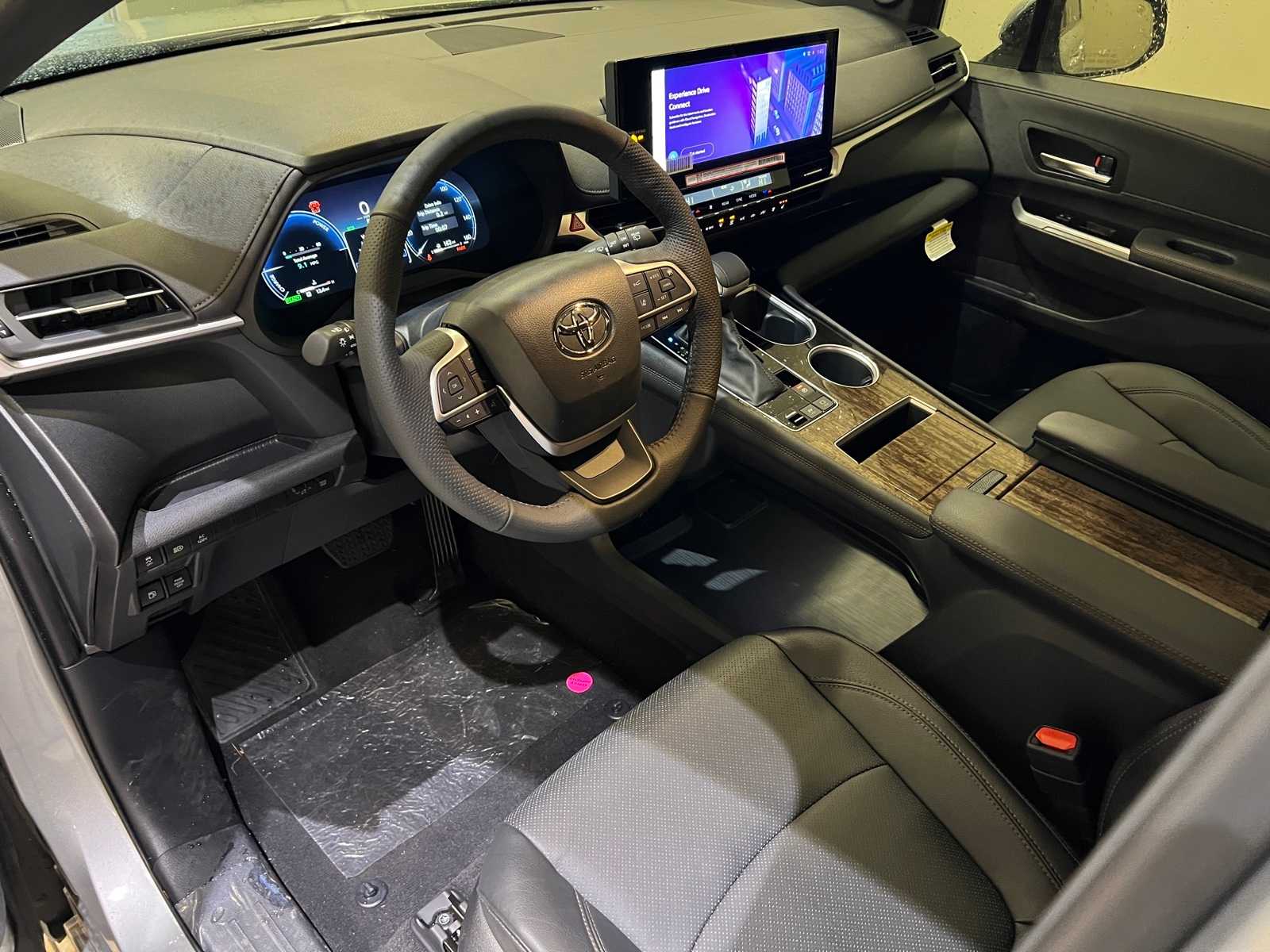 Thumbnail: 2025 Toyota Sienna - 2