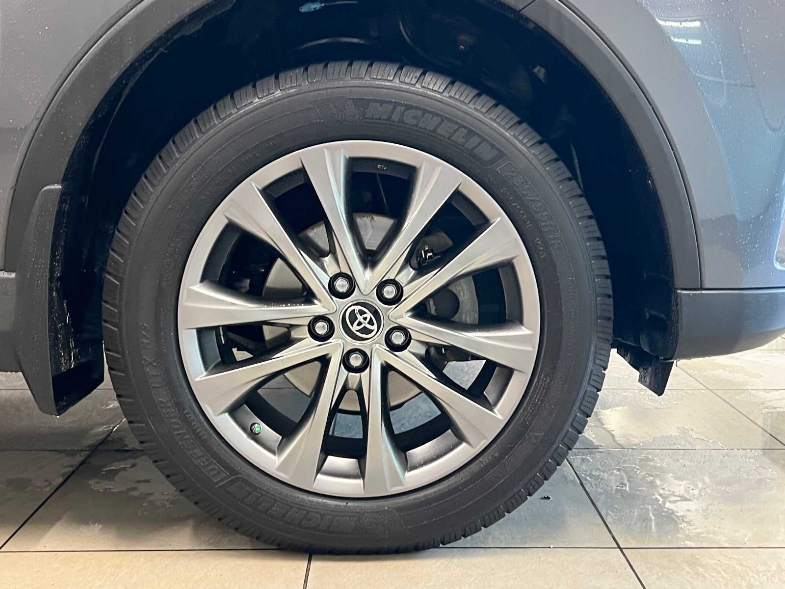 Thumbnail: 2017 Toyota RAV4 - 7