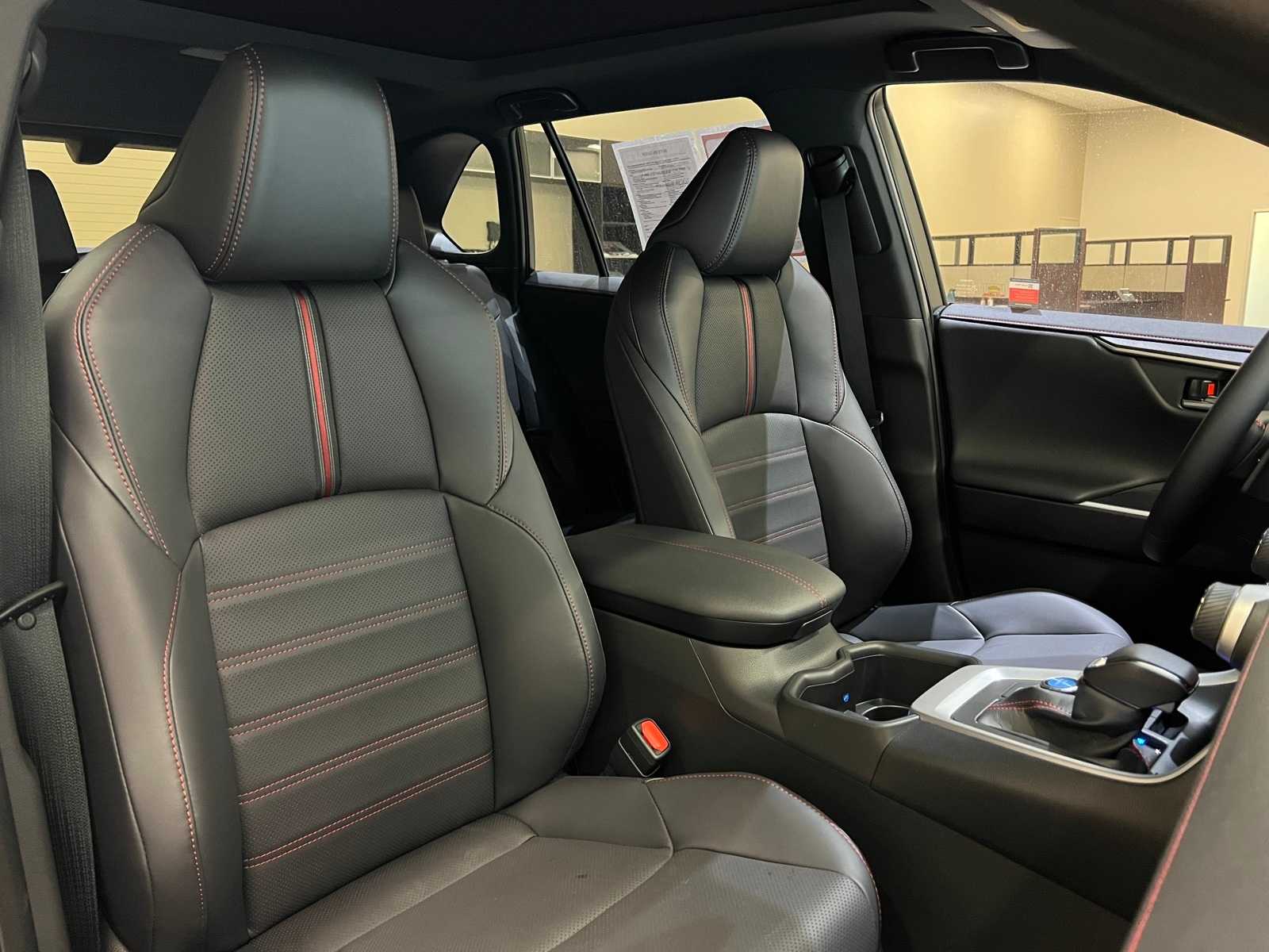 Thumbnail: 2025 Toyota RAV4 - 14