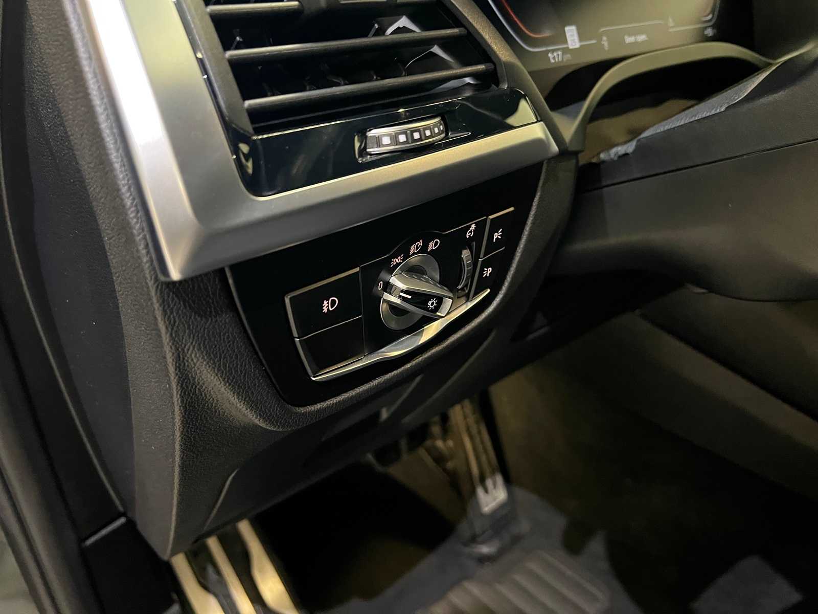Thumbnail: 2021 BMW X3 - 16