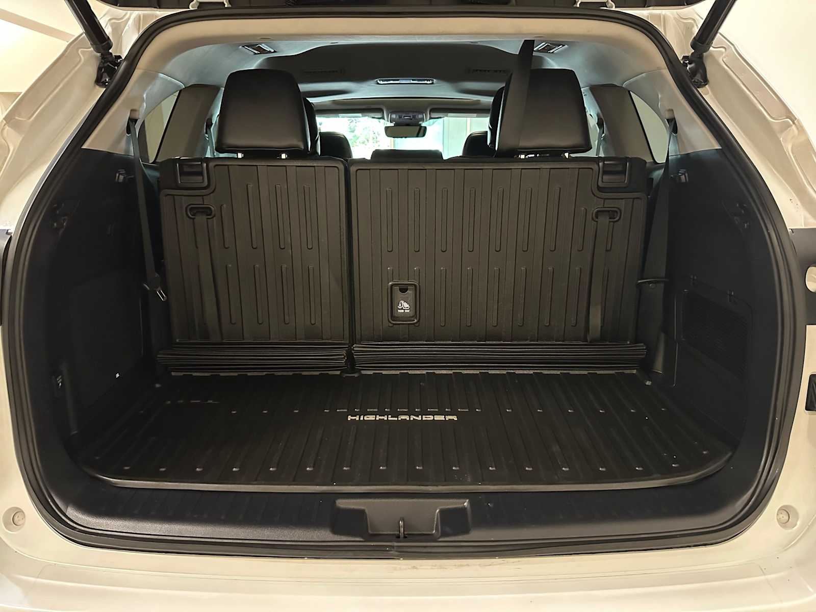 Thumbnail: 2022 Toyota Highlander - 31