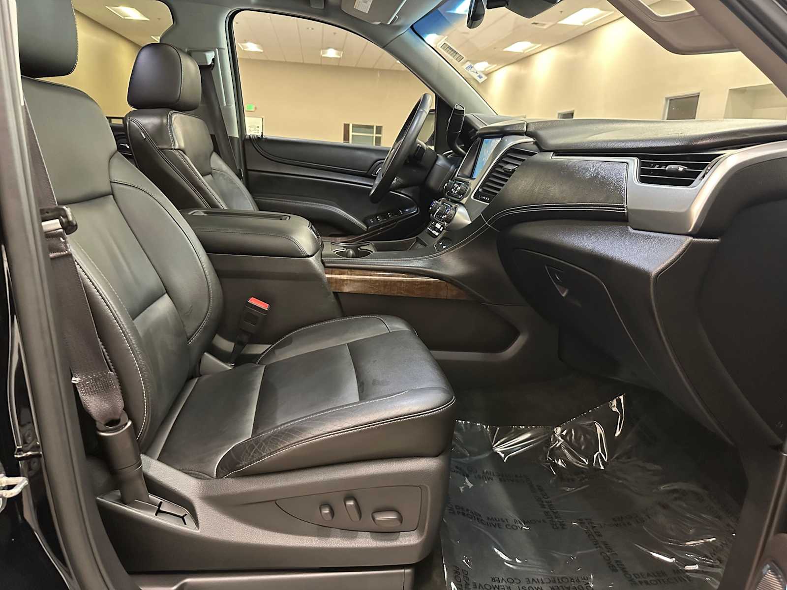Thumbnail: 2015 Chevrolet Suburban - 28