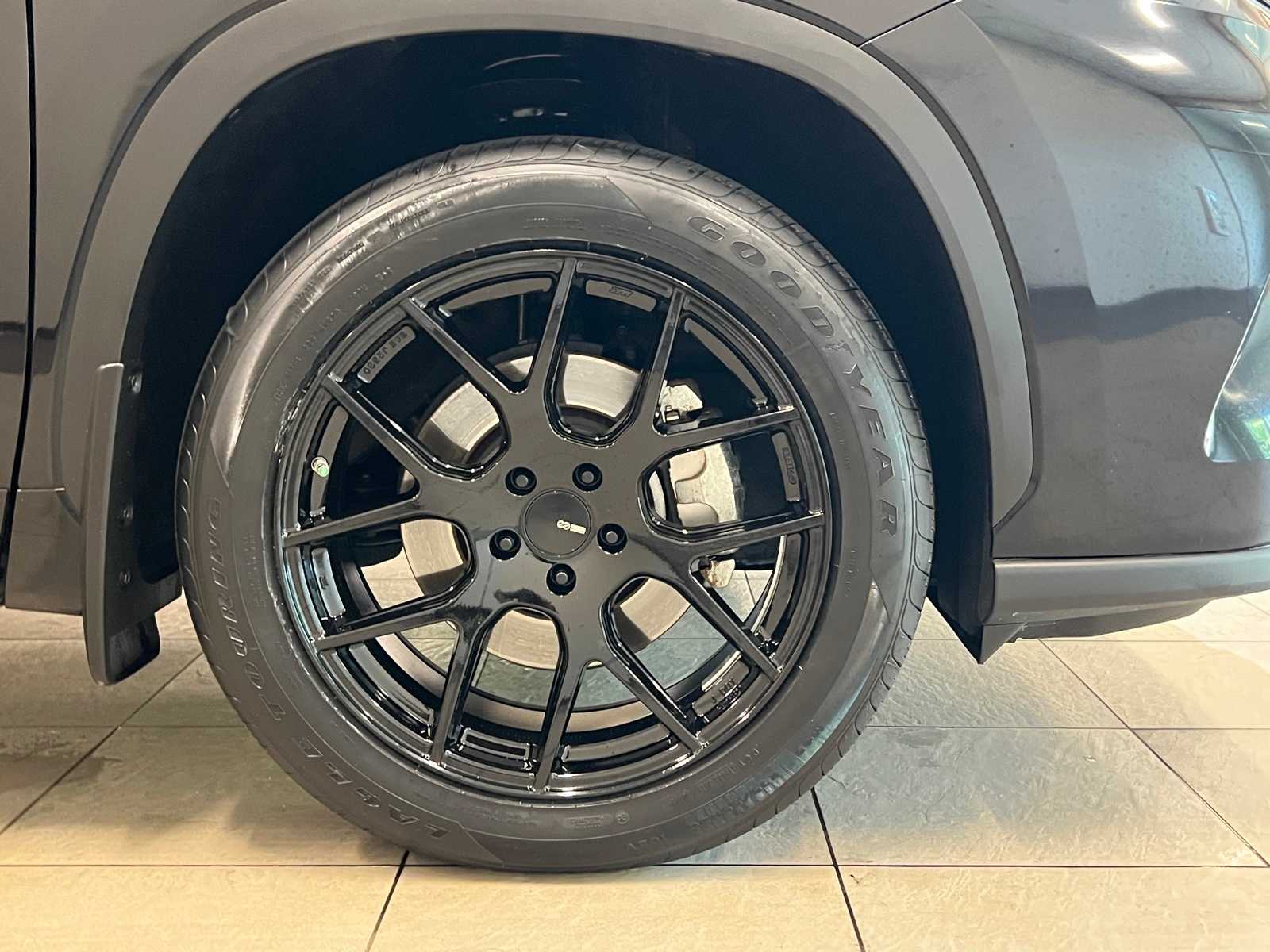 Thumbnail: 2023 Toyota Highlander - 7