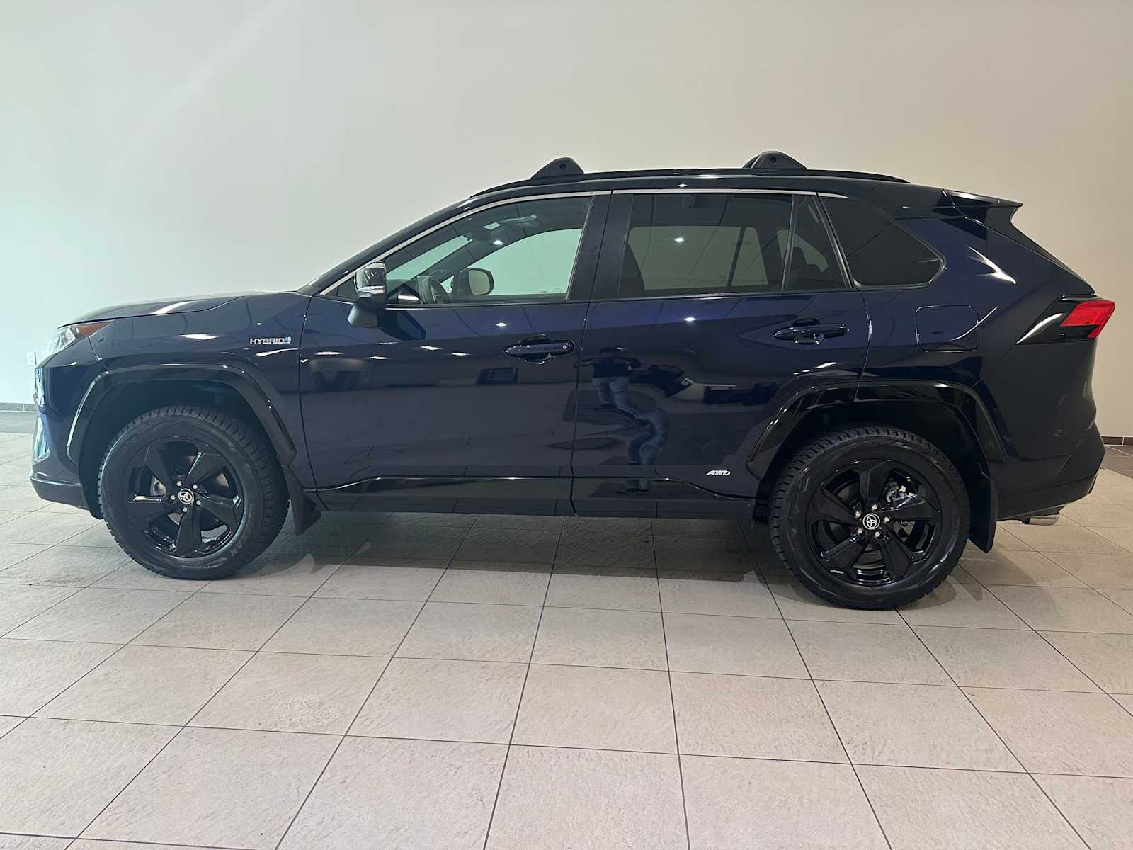 Thumbnail: 2021 Toyota RAV4 - 3