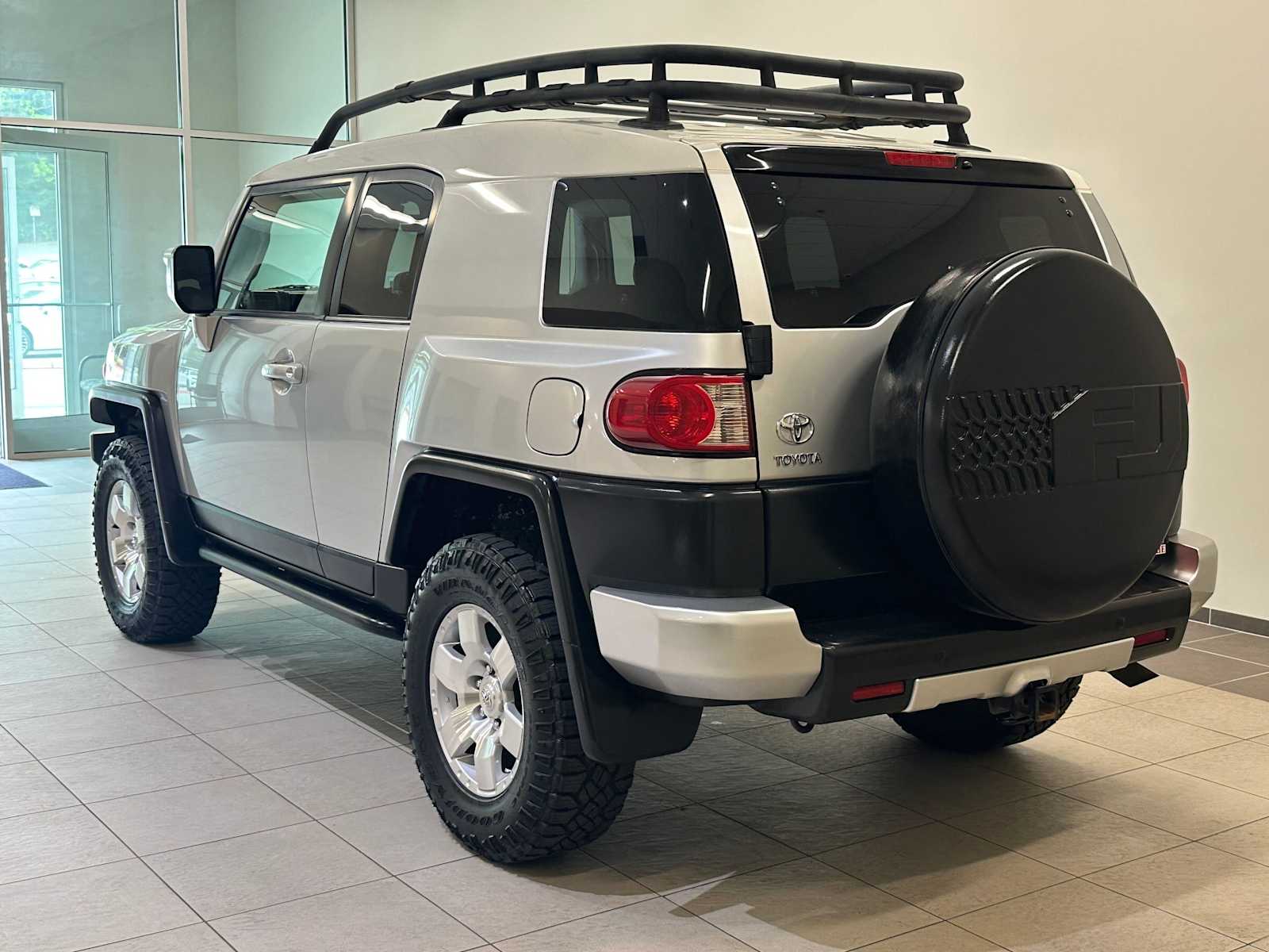 Thumbnail: 2007 Toyota FJ Cruiser - 3