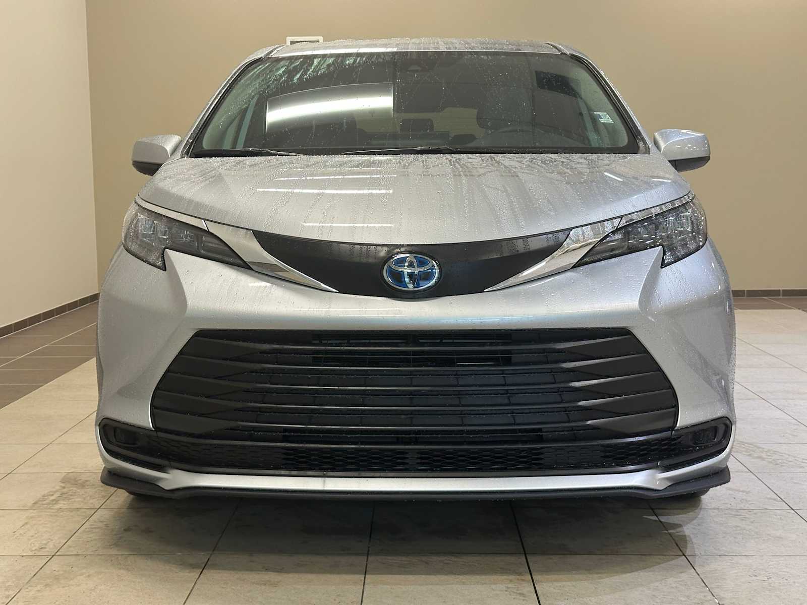 Thumbnail: 2025 Toyota Sienna - 6