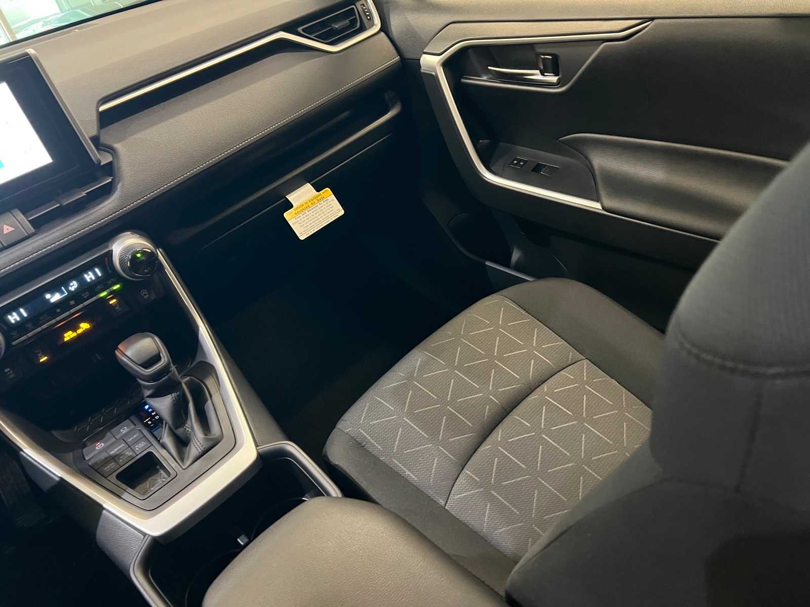 Thumbnail: 2025 Toyota RAV4 - 11