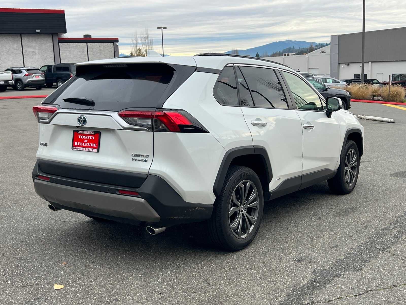 Thumbnail: 2024 Toyota RAV4 - 7