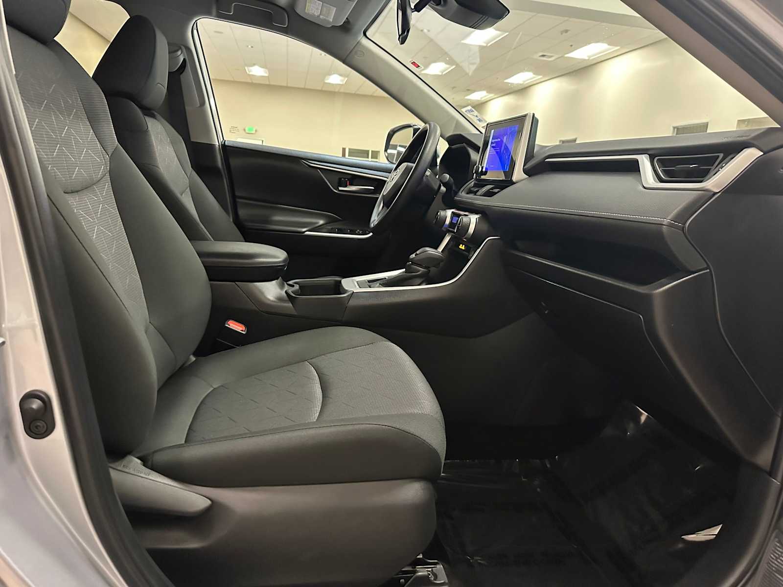 Thumbnail: 2024 Toyota RAV4 - 27