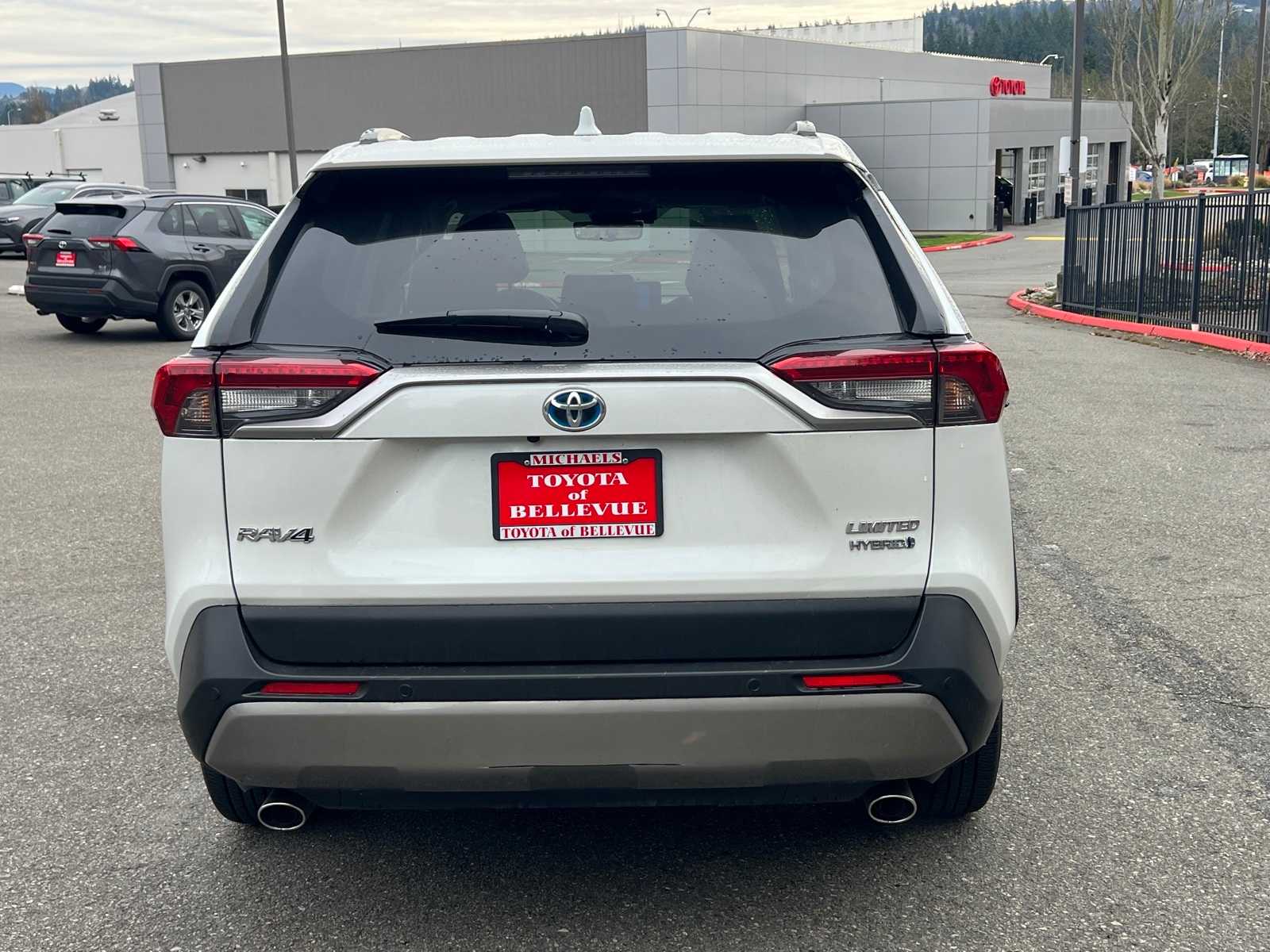 Thumbnail: 2024 Toyota RAV4 - 8