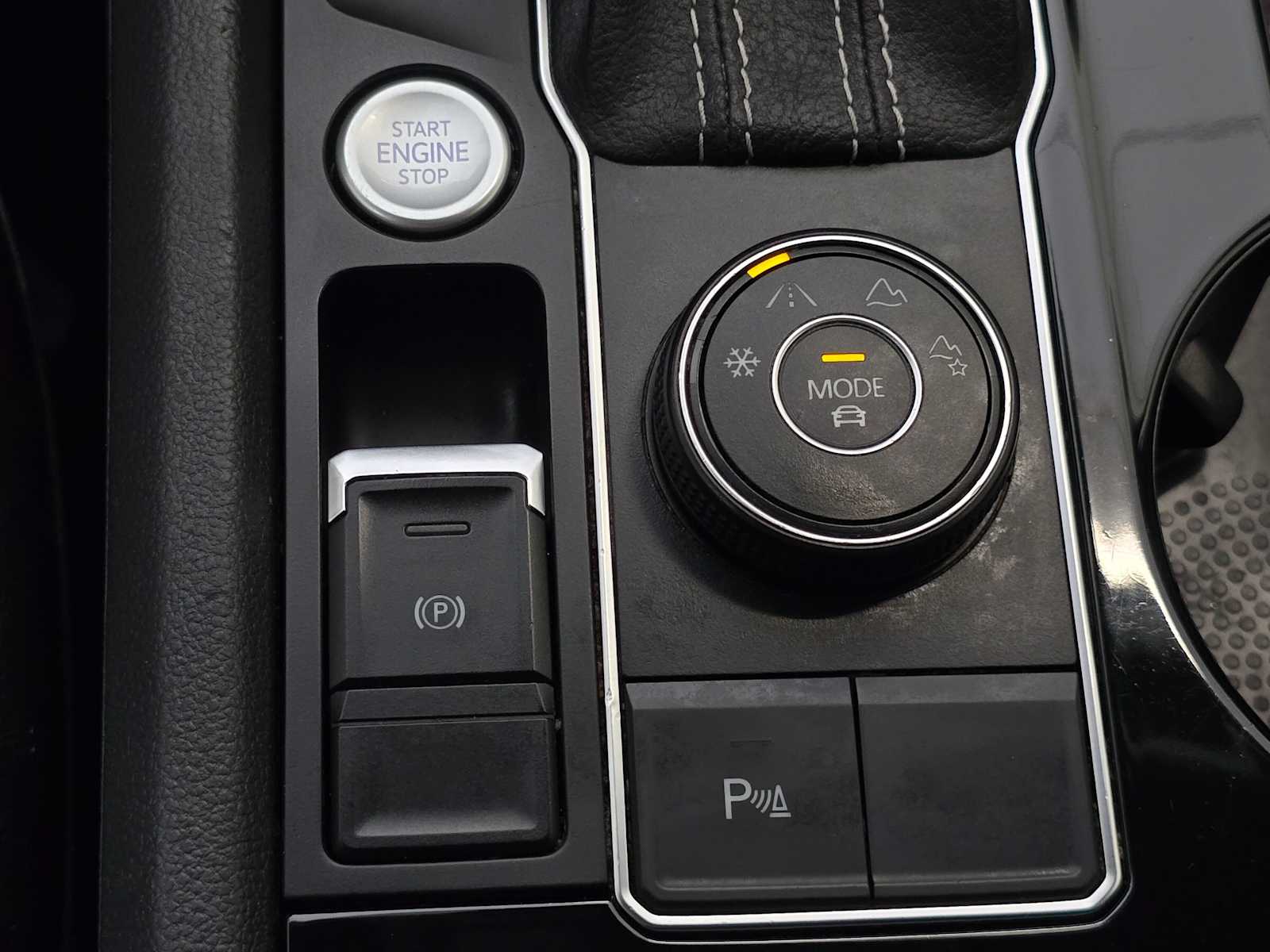 Thumbnail: 2021 Volkswagen Atlas - 16
