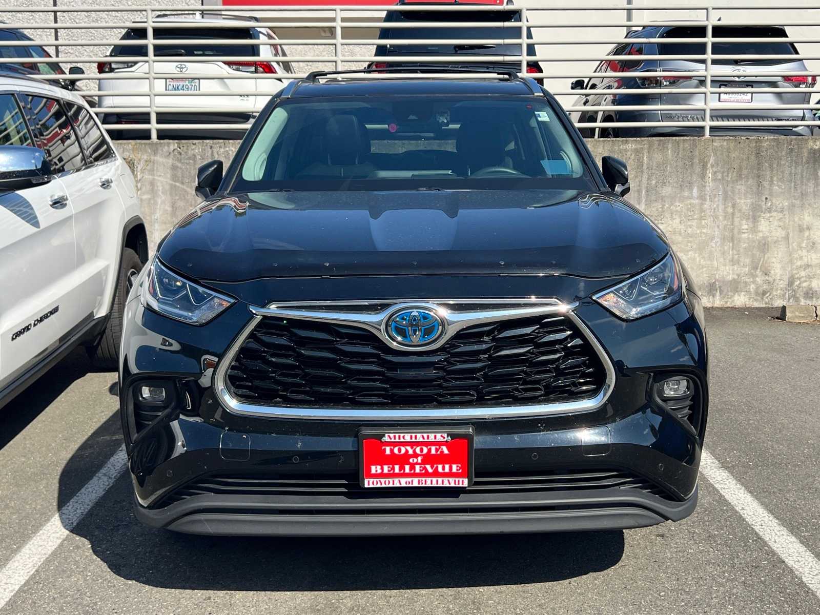 Thumbnail: 2023 Toyota Highlander - 2