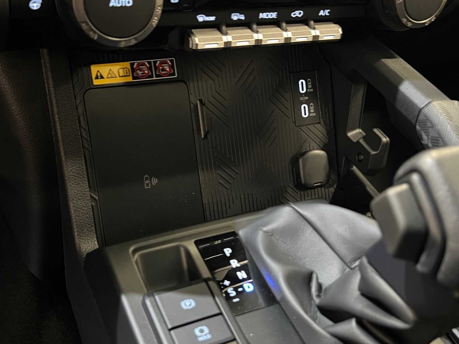 Thumbnail: 2025 Toyota 4Runner - 28