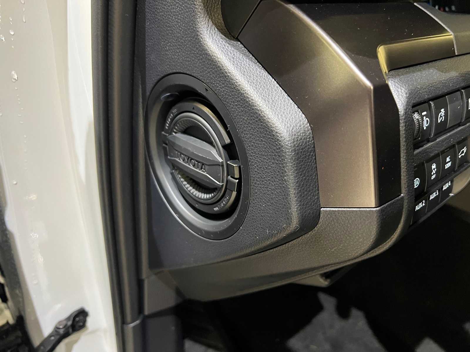 Thumbnail: 2025 Toyota 4Runner - 16