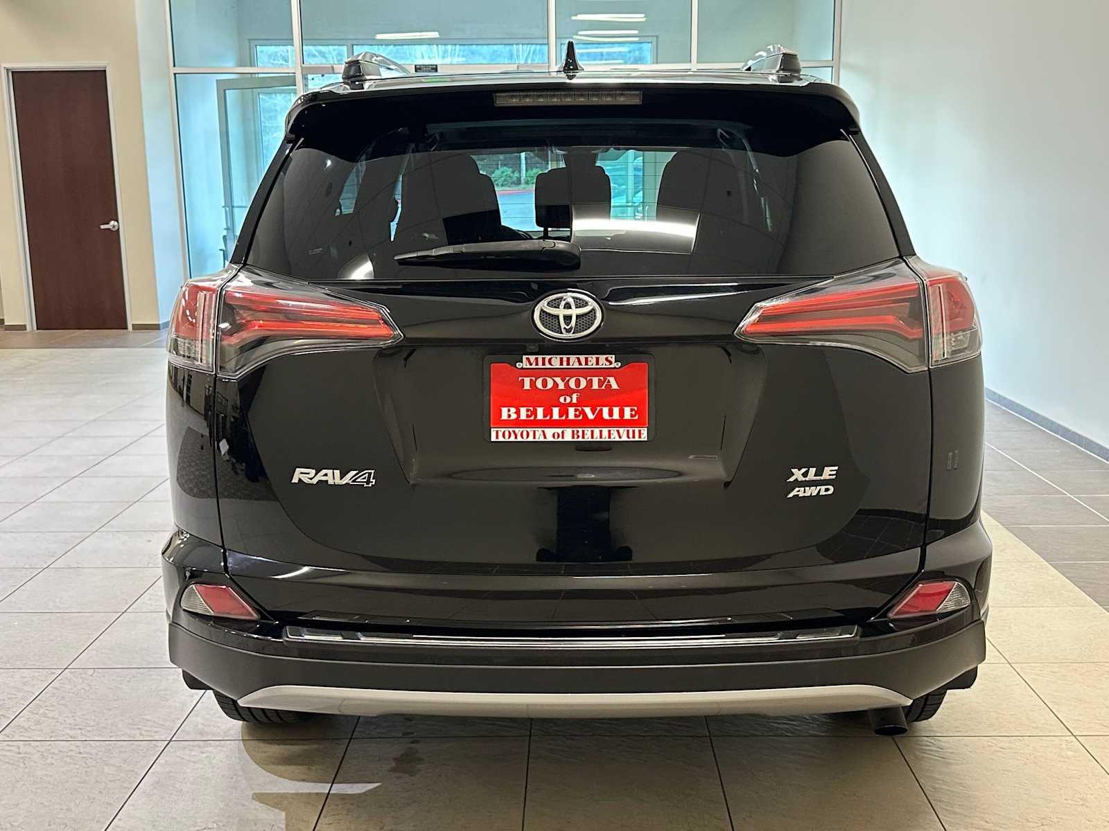 Thumbnail: 2017 Toyota RAV4 - 5