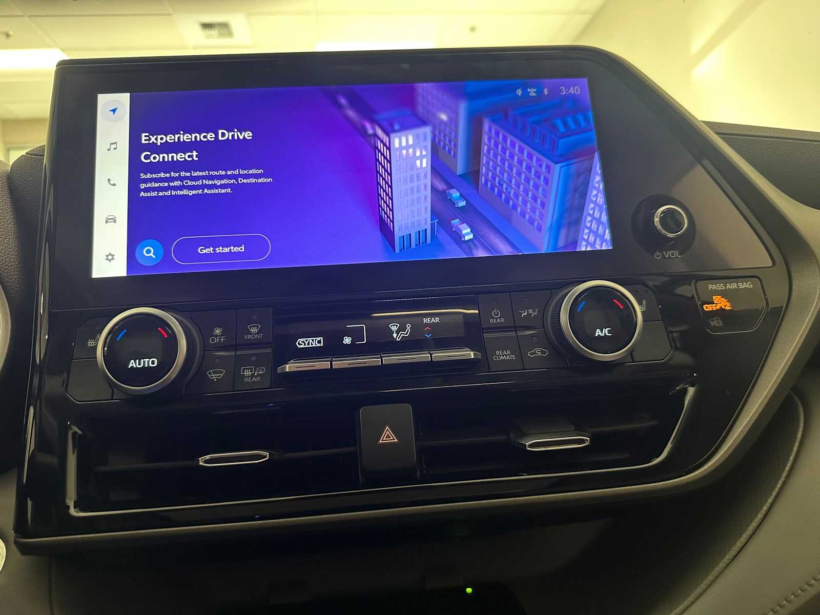 Thumbnail: 2023 Toyota Highlander - 14