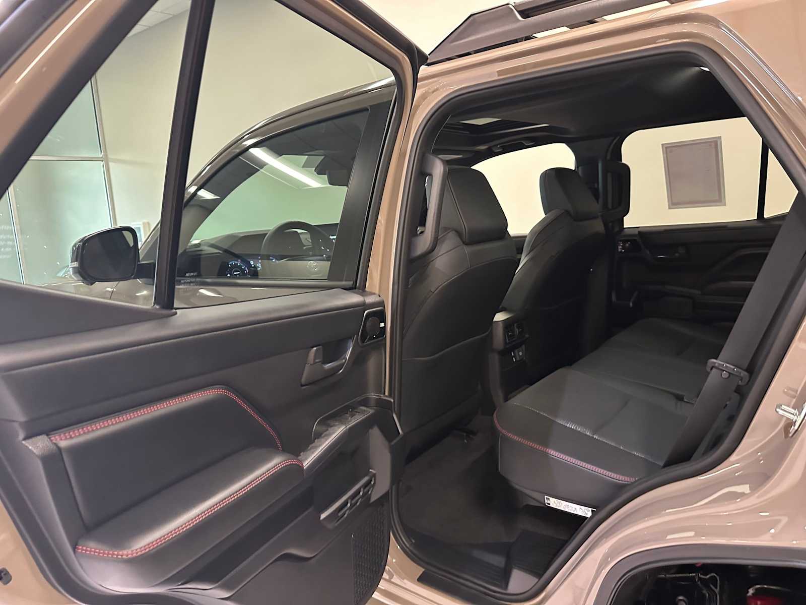 Thumbnail: 2025 Toyota 4Runner - 25