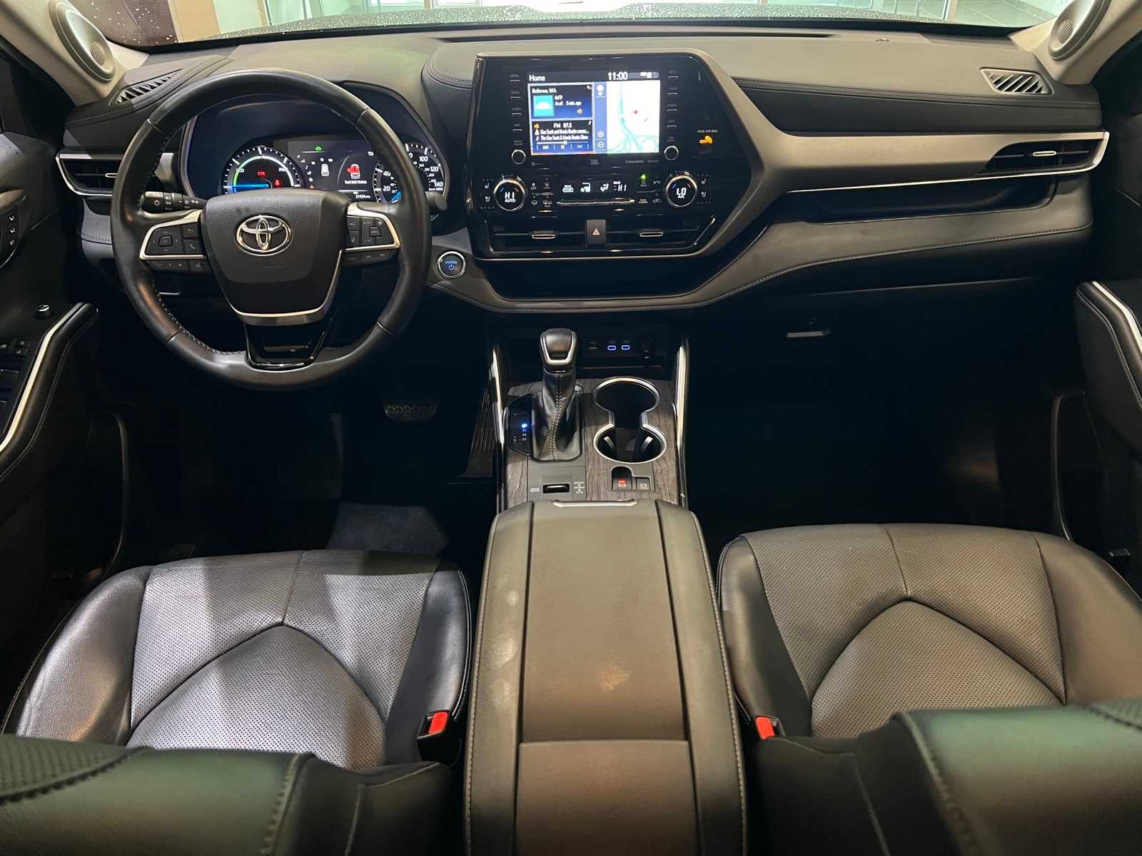 Thumbnail: 2022 Toyota Highlander - 10